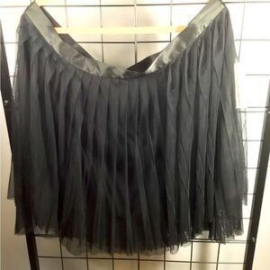 ModCloth plus size tulle and satin black pleated mini skirt NWT